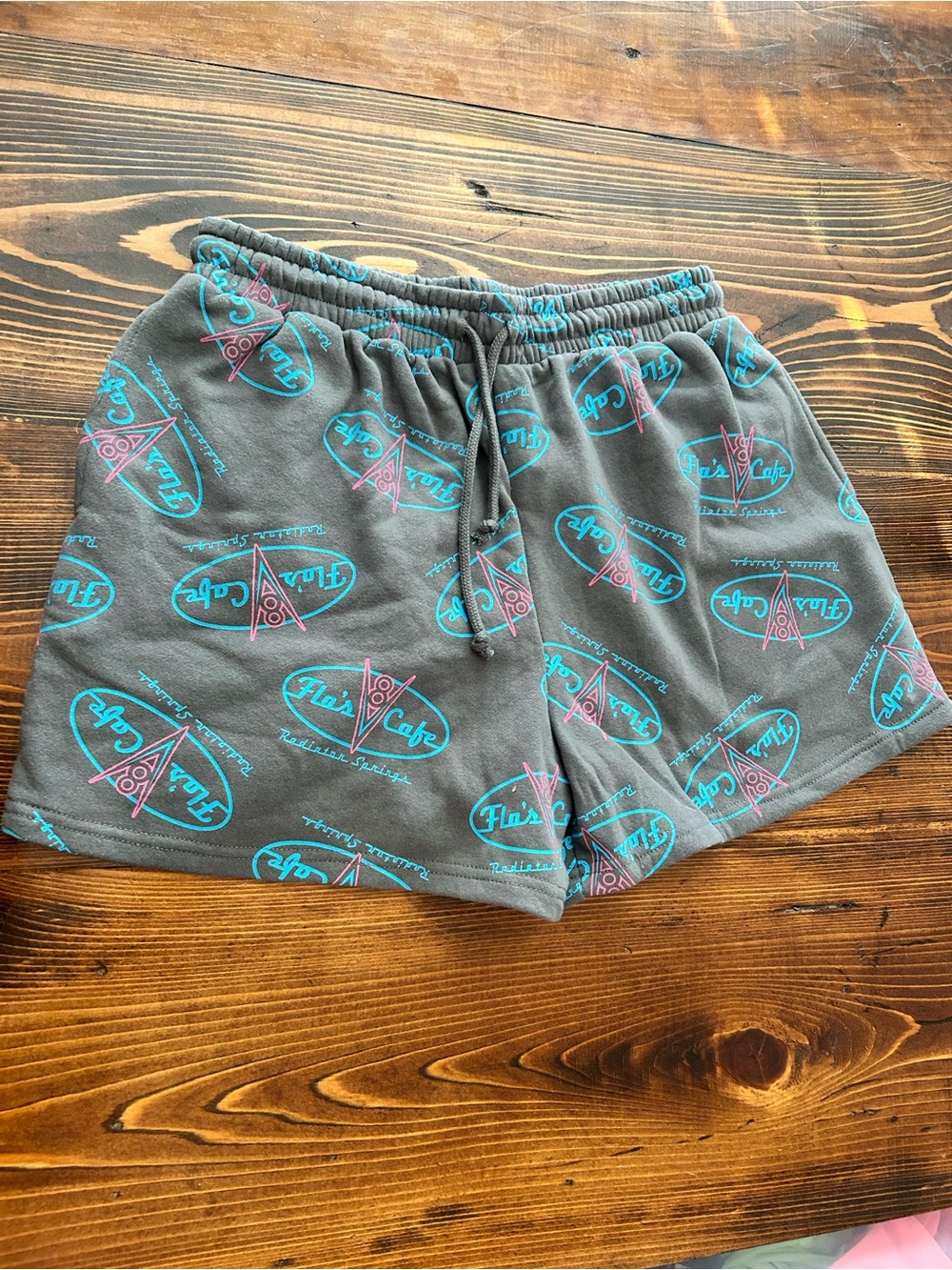 Disney Cars Flo’s Cafe Fleece Shorts Size L